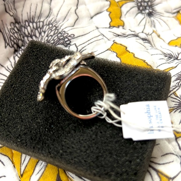 Lia Sophia size 5 (small size 5!!)brand new ring! - Picture 4 of 4